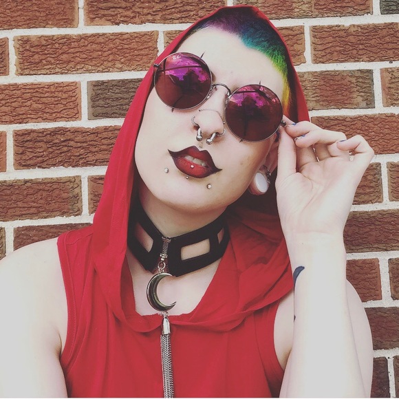 Meet your Posher, Zoie - Picture 1 of 3